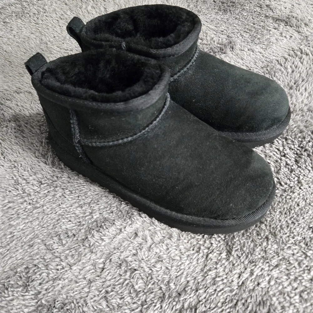 New UGG Kid's Classic Ultra Mini Bootie Little Kids Size 12 W/side Zipper - Picture 4 of 10